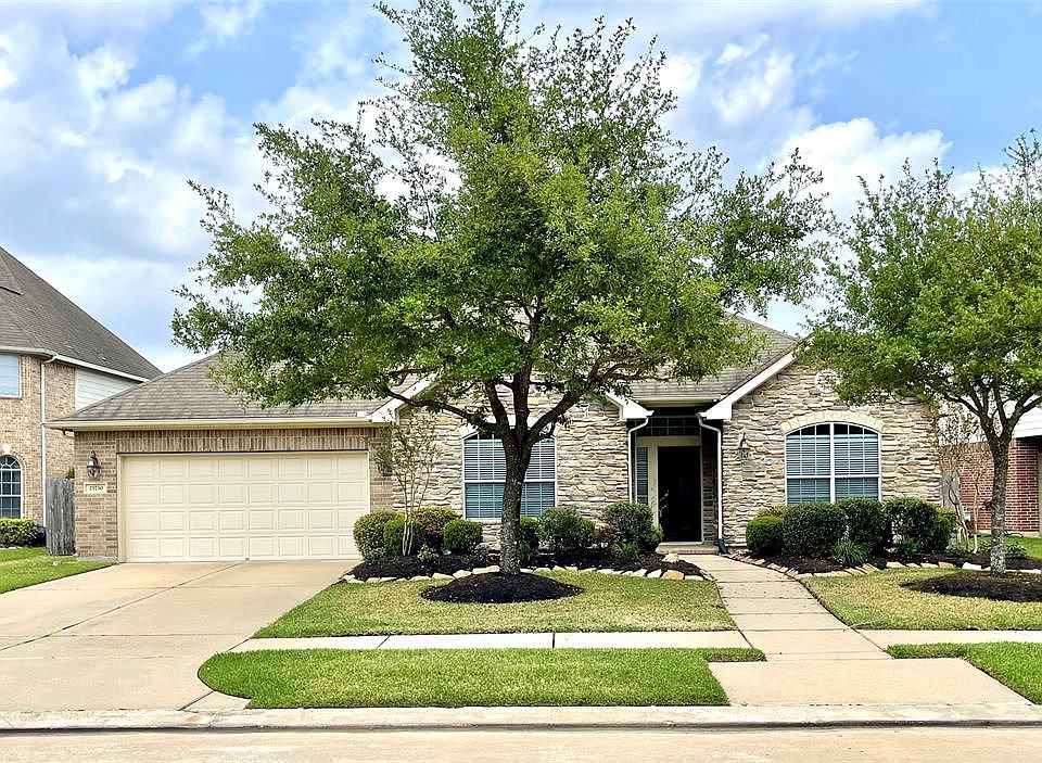 1st image of 25730 Jewel Springs Ln