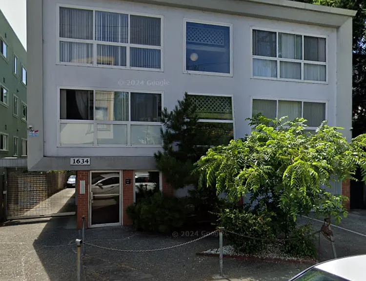 1634 Oxford St #306 — Photo 1