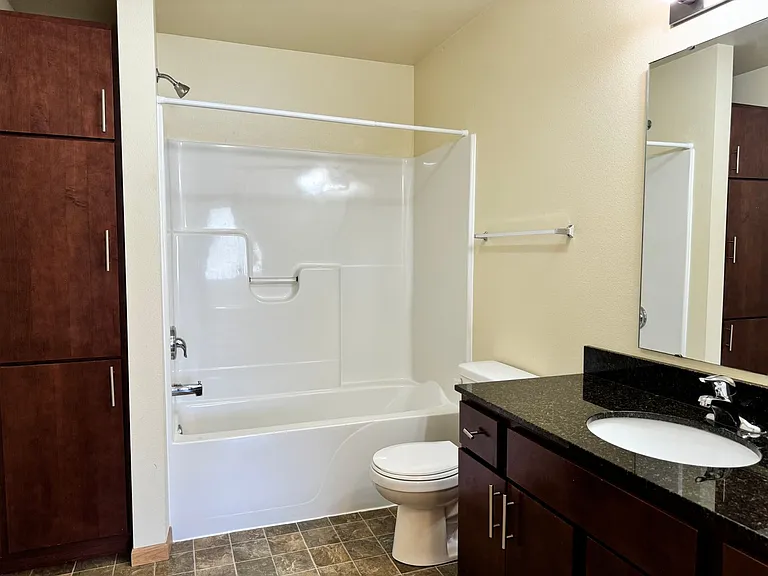 West Lake II Apartments — Photo 102