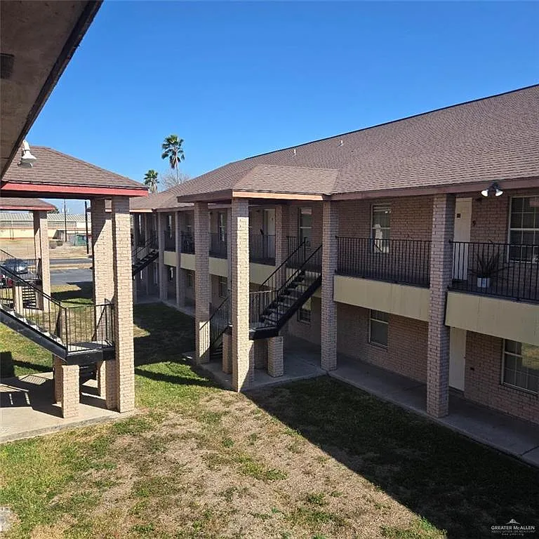 2 bed, 2.0 bath, 52068 sqft, $725 — Photo 1