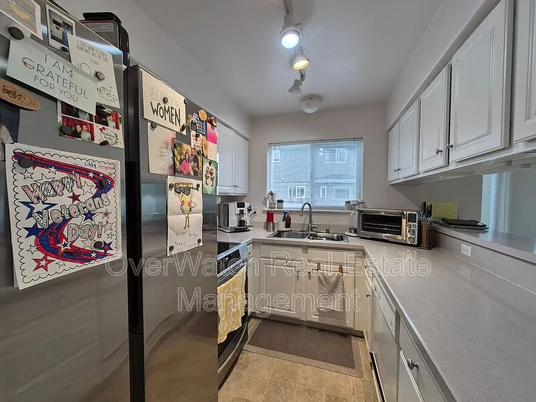 3926 Lakehurst Cir #1 — Photo 13