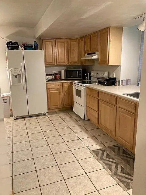 2 bed, 1300 sqft, $950 — Photo 2