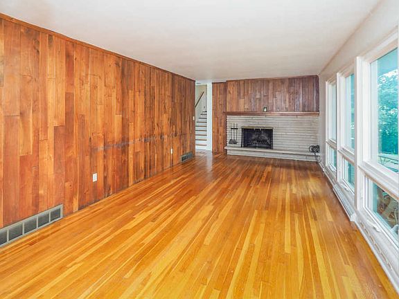 4th image of 238 S Eastway Dr
