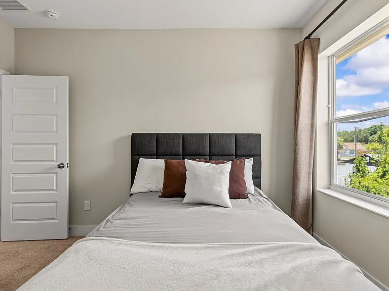 2110 W Palmetto St — Photo 24