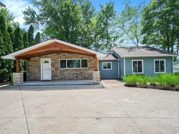 209 Charlotte Dr, Novi, MI 48377