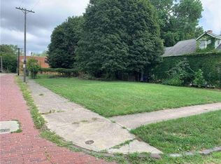 2393 W 40th St, Cleveland, OH 44113