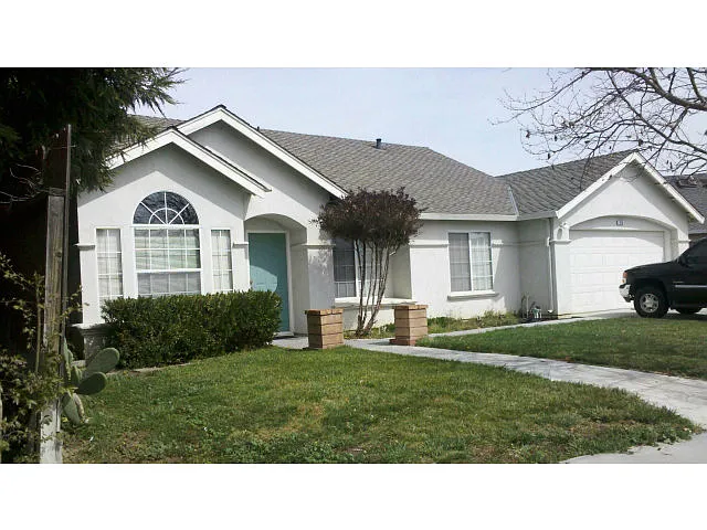 210 Maple St photo 1