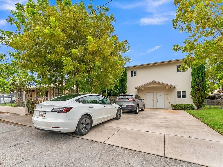 1029 SW 11th Ave — Photo 8