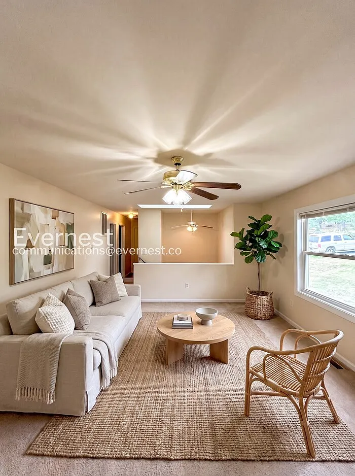4 bed, 2.5 bath, 1995 sqft, $2,395 — Photo 4
