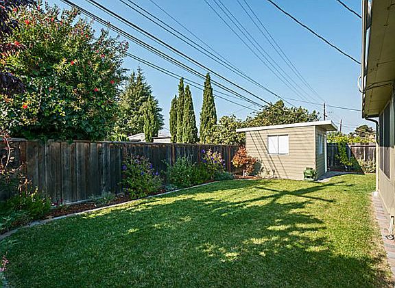 2nd image of 1541 Maxine Ave