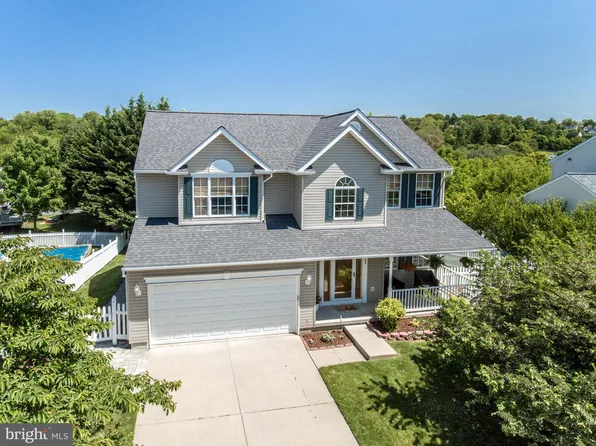 247 Hobbitts Ln, Westminster, MD 21158