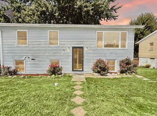 1913 Racine Ave, Burlington, IA 52601