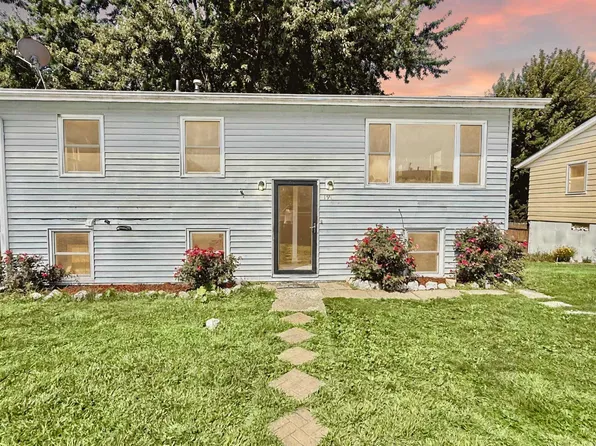 1913 Racine Ave, Burlington, IA 52601