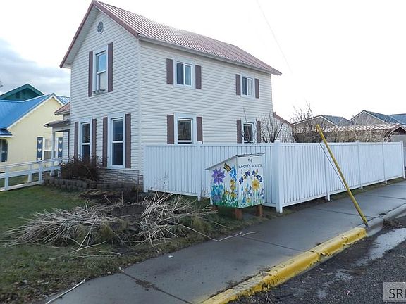 5th image of 901 Main St