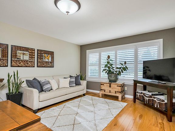 5th image of 441 Pleasant Hill Avenue N