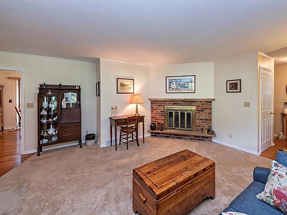4th image of 4343 Laurel Dr