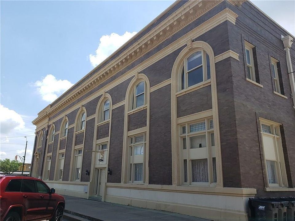 1st image of 200 S Beaton St #101