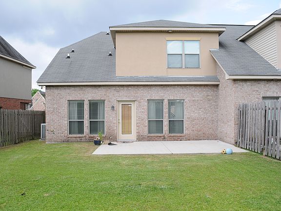 Back view/patio view
