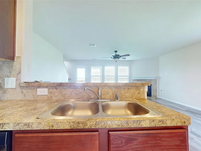 2102 Red Cedar Trl — Photo 12