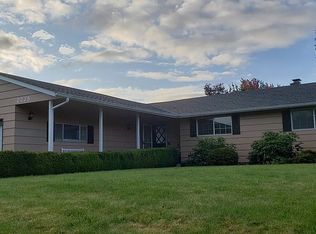 2235 Viewmont Ave, Springfield, OR 97477