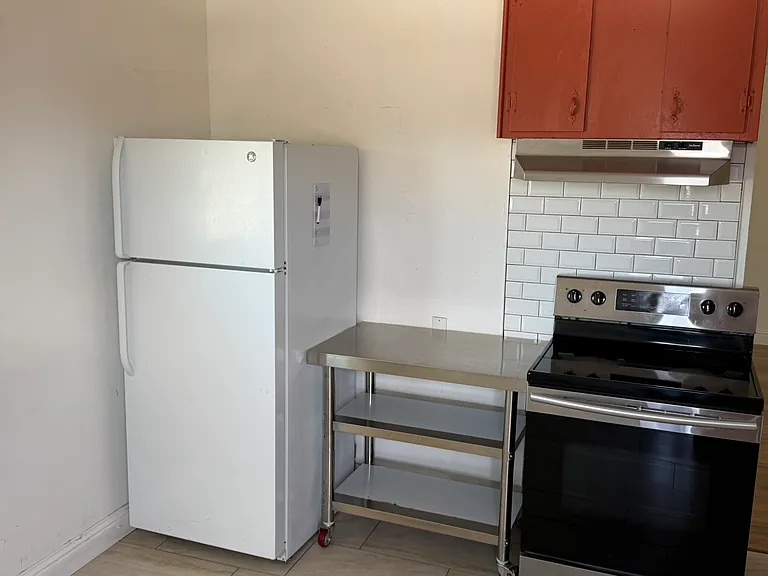 141 Starr Ave — Photo 8