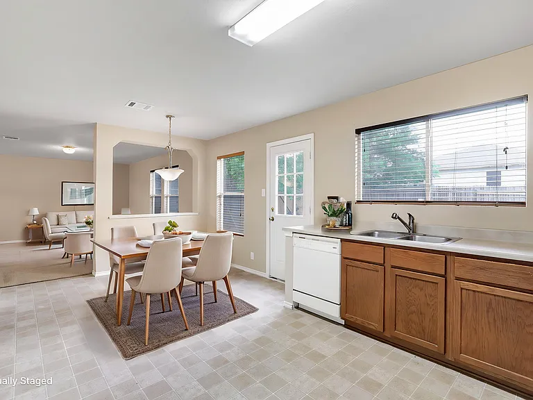 210 Birchwood Bay — Photo 17
