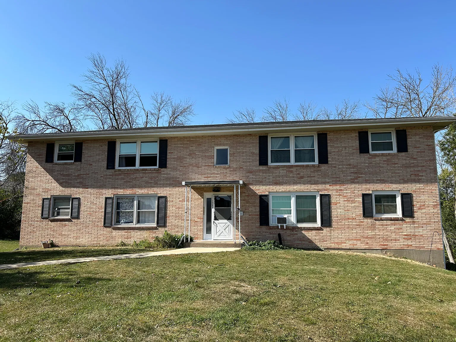 2 bed, 825 sqft, $995 — Photo 1