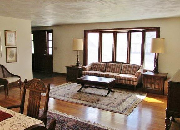 5th image of 1417 Carnegie Dr
