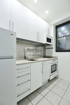 Rented by City Wide Apartments | media 17