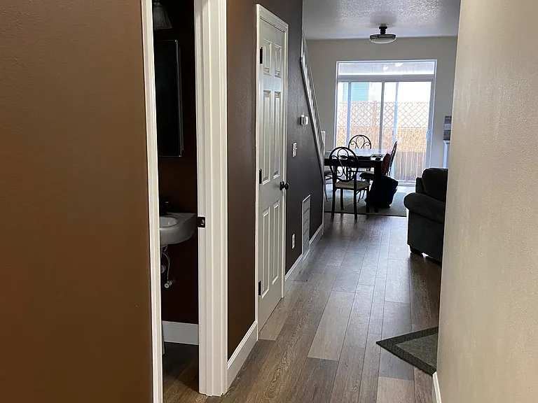 187 SE 44th Way — Photo 2