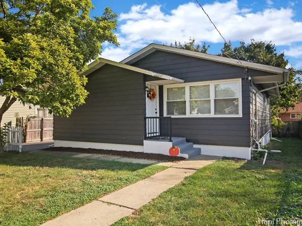 1021 Indiana Ave, Waukegan, IL 60085