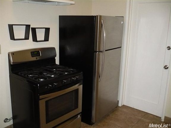 5th image of 86 W Churchill St
