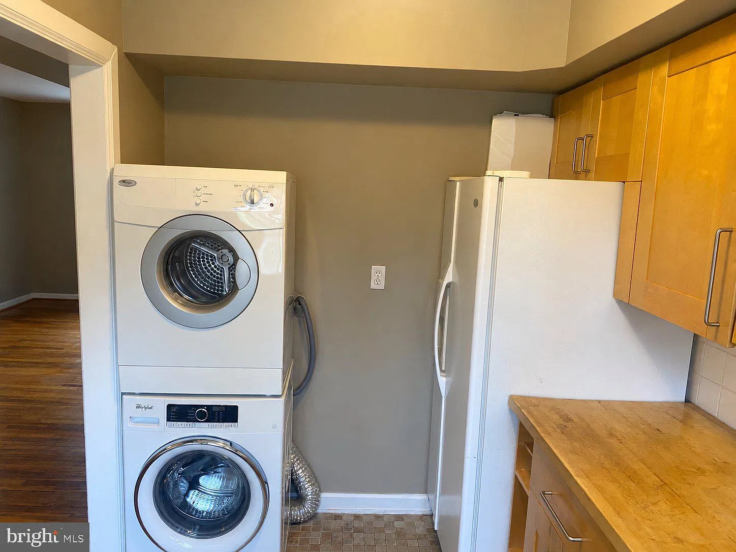 2 bed, 1.0 bath, 856 sqft, $1,800 — Photo 4