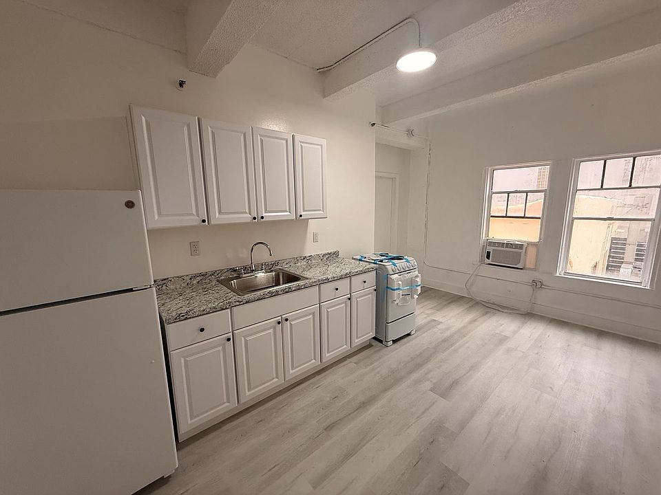 2nd image of 237 23rd St Unit 304