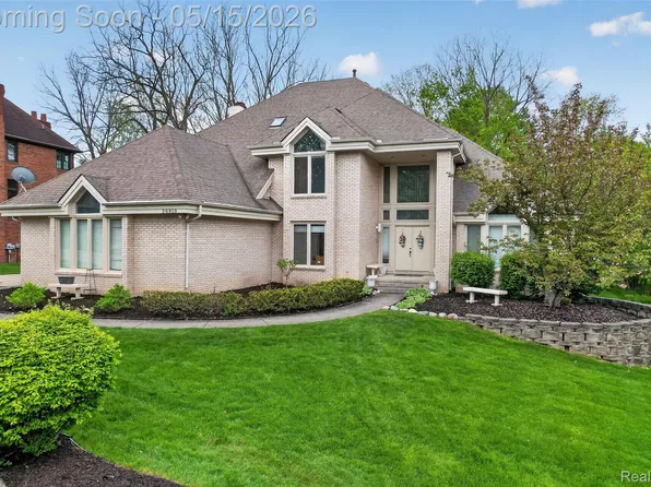 28959 Augusta, Farmington Hills, MI 48331