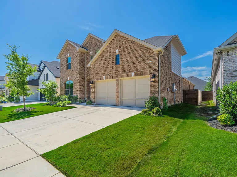 921 Bayberry Dr — Photo 35
