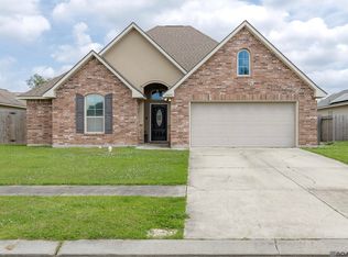 15679 Heartstone Dr, Prairieville, LA 70769