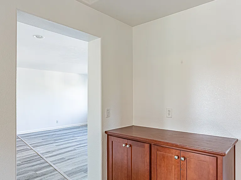 2337 N Silvervale St — Photo 54