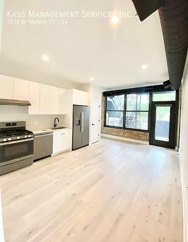 Gorgeous New Construction 1 Bed 1 Bath Apartment In Logan Square with parking available — Photo 1