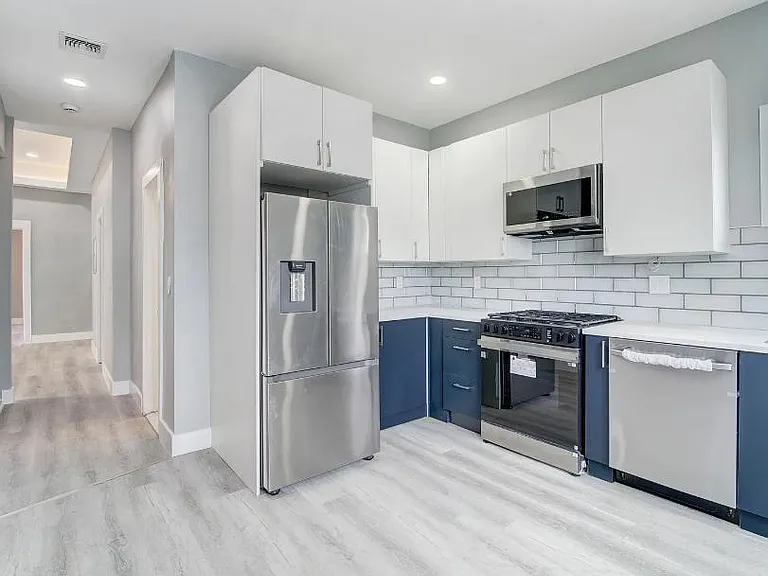 20 W 49th St #2 — Photo 2