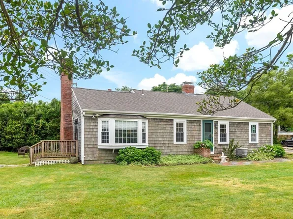 2 Durigan St, Plymouth, MA 02360
