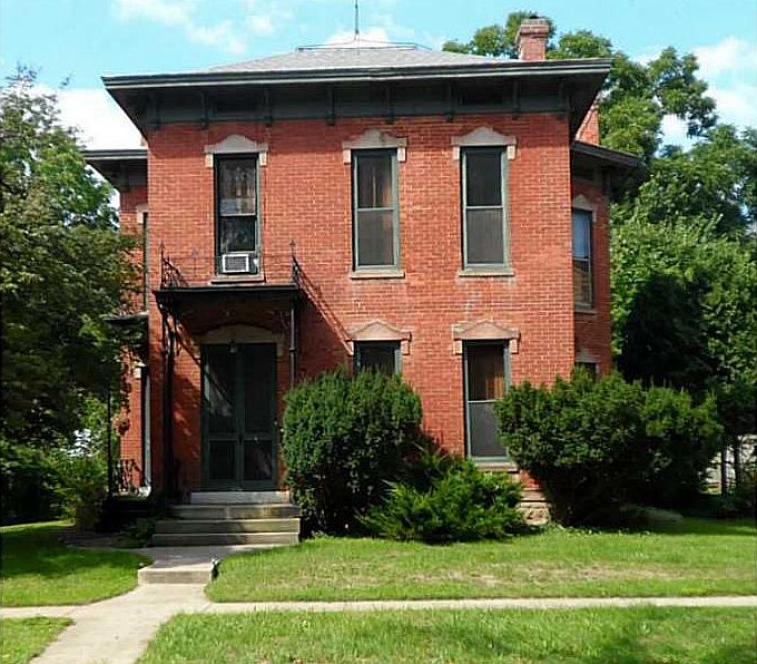 1st image of 450 E Court St