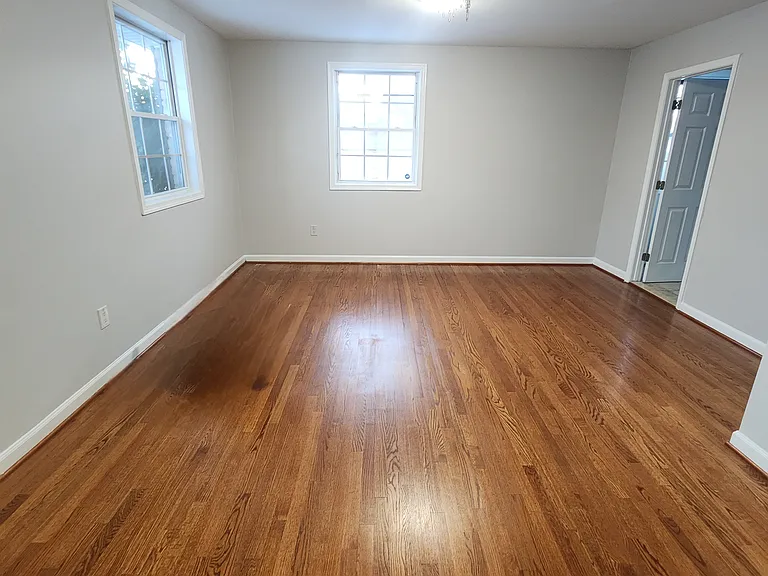 5608 Eastwood Ct — Photo 8