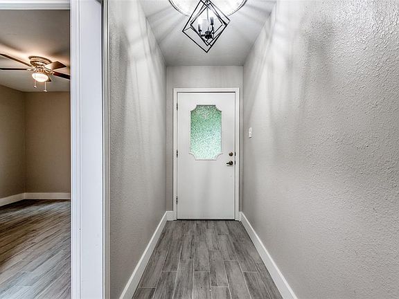 Pretty Entry