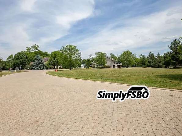 3813 Savanna Cir W, Milan, IL 61264