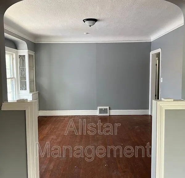 3255 E 139th St #UP — Photo 19