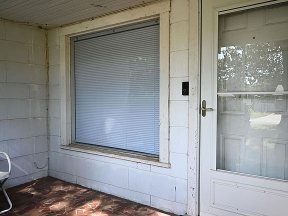 2nd image of 1113 Harlan Ave