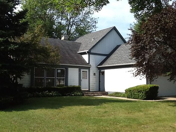 2nd image of 215 Arcadia Ct