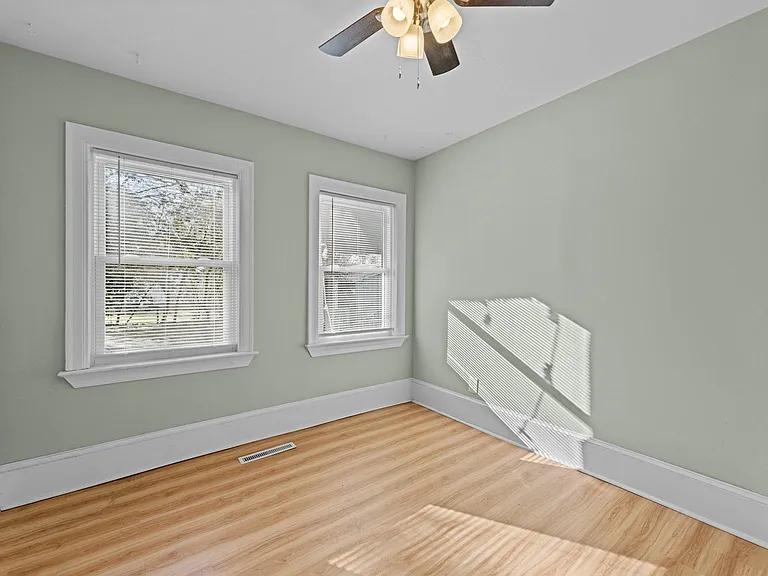 607 Watson Ave — Photo 6