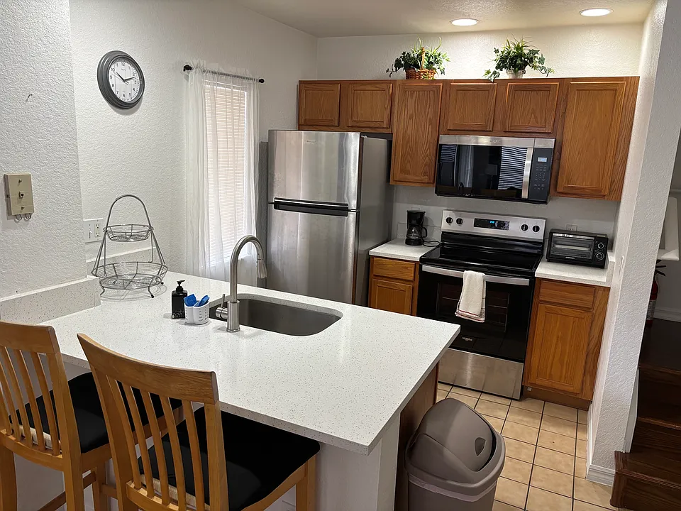 2250 San Vital Dr #107
